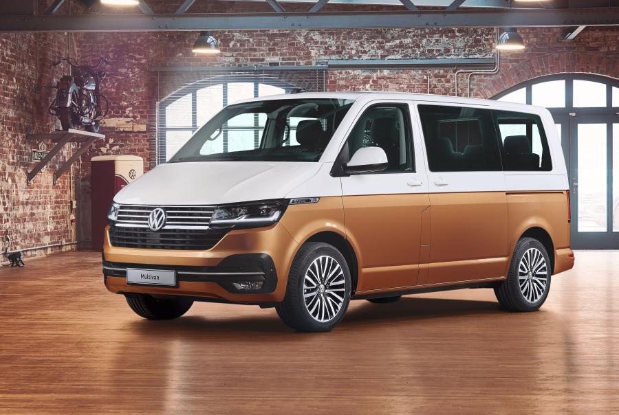  Volkswagen Multivan Bulli (T6.1) 2019 года  (фото 1 из 86)